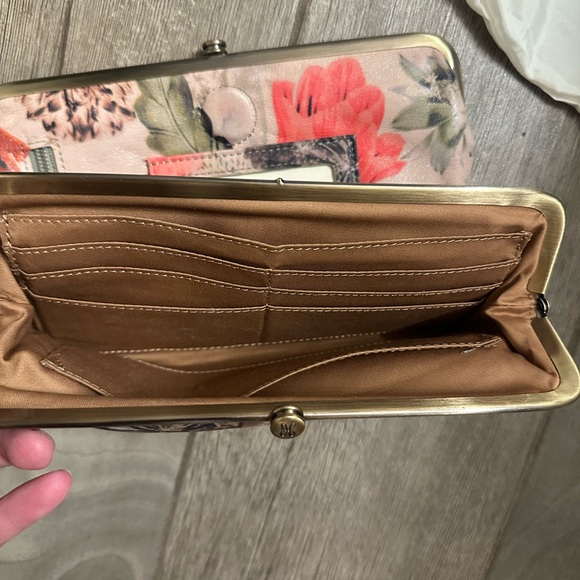 (NWOT) HOBO Lauren Clutch Wallet - Picture 5 of 5